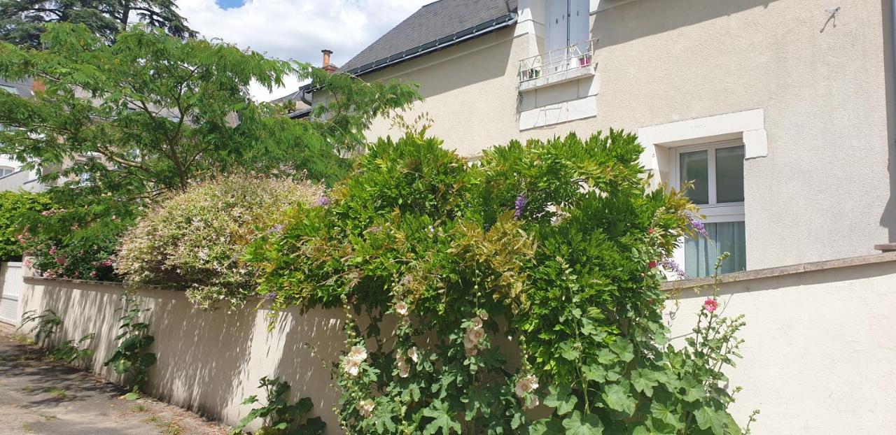 Вилла Au Fil De La Loire Вувре Экстерьер фото